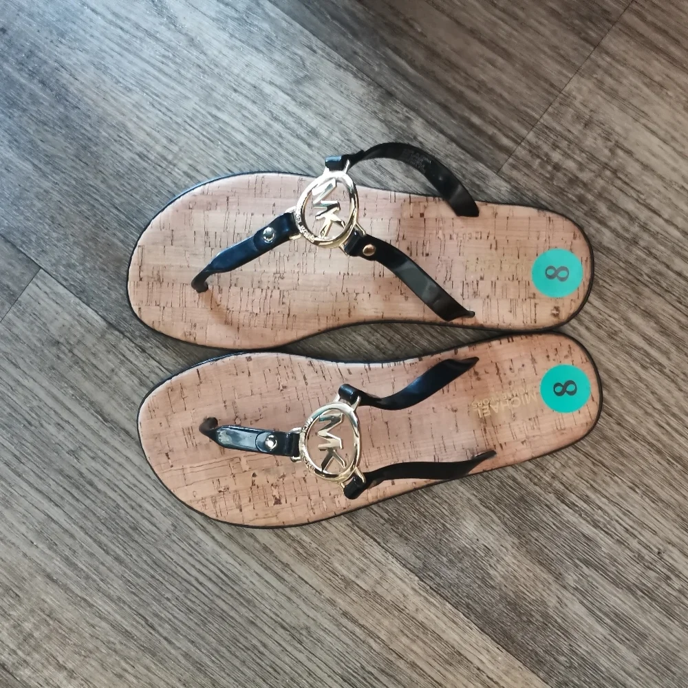 Michael Kors MK Charm Jelly Thong Sandals Size:8 NWOT - Picture 2 of 6